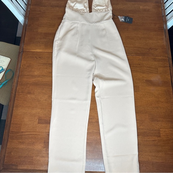 NWT Revolve X Chrissy Teigen Micah Jumpsuit  Neutral Minimalist Size Medium Sexy - Picture 5 of 15